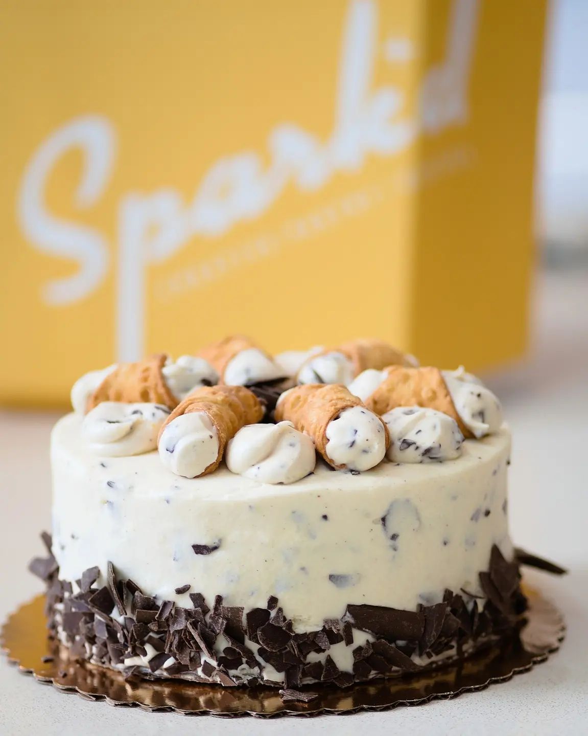Holy cannoli! Our newest seasonal cake flavor does NOT disappoint. 

👉link in bio to order online